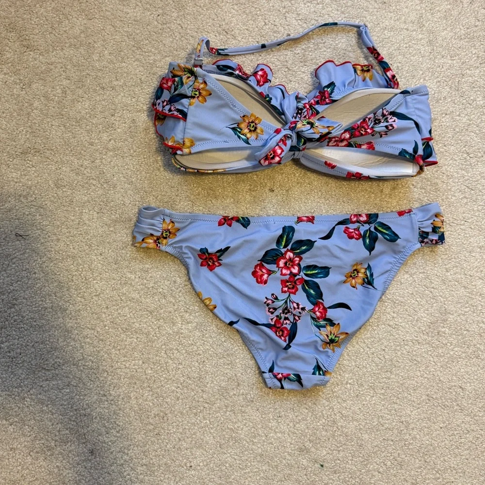 Floral Ruffle Swimwear Set - Picture 2 of 6